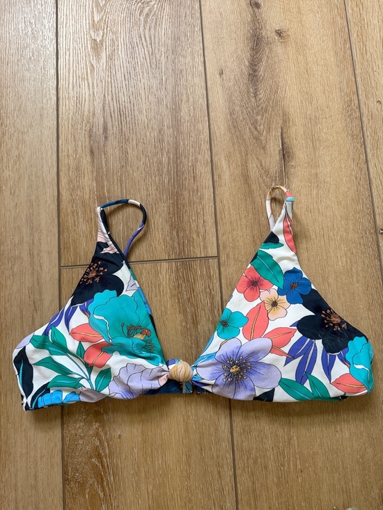 O'Neill Other - O’Neill women’s Floral Triangle Bikini Top in Multicolor